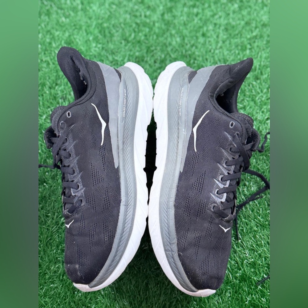 Hoka Women’s Mach 4 Black Running Shoes Size 10